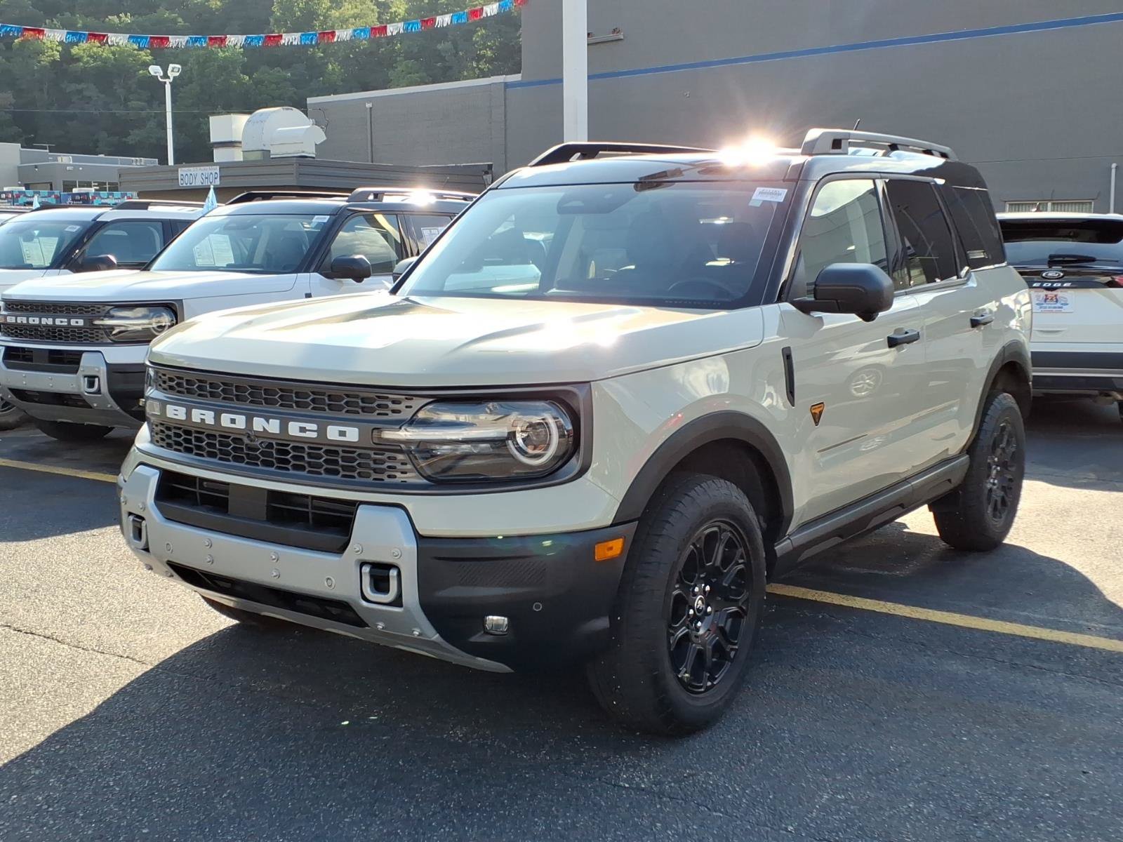 Certified 2025 Ford Bronco Sport Badlands w/ Badlands Tech Package AWD/4WD image 4