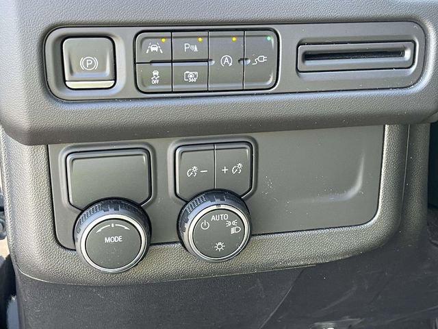 Used 2022 Chevrolet Suburban RST w/ Luxury Package RWD image 15