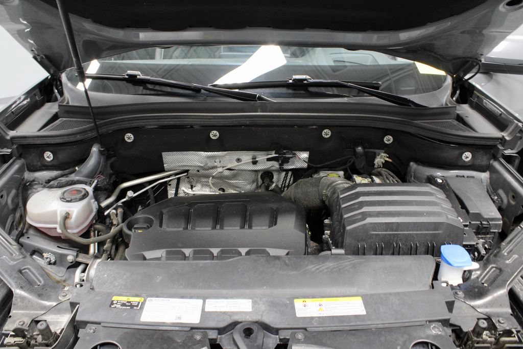 Used 2024 Volkswagen Atlas Cross Sport SEL Premium R-Line AWD/4WD image 18