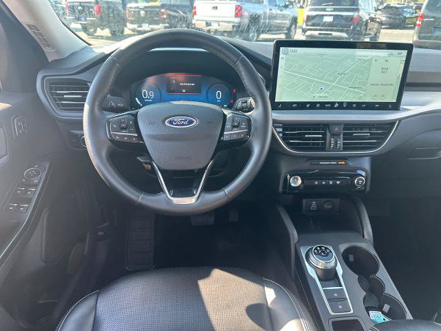 Certified 2025 Ford Escape Platinum AWD/4WD image 16