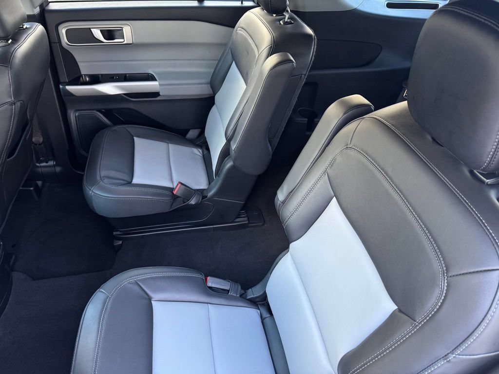 Certified 2023 Ford Explorer XLT w/ Equipment Group 202A AWD/4WD image 8