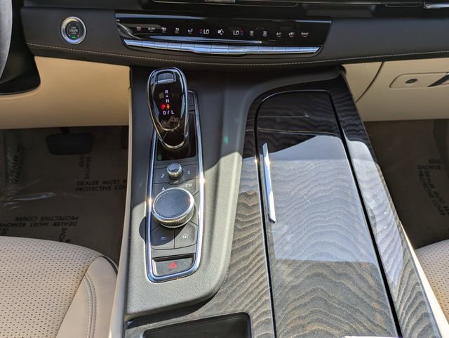 Used 2024 Cadillac Escalade ESV Premium Luxury image 20