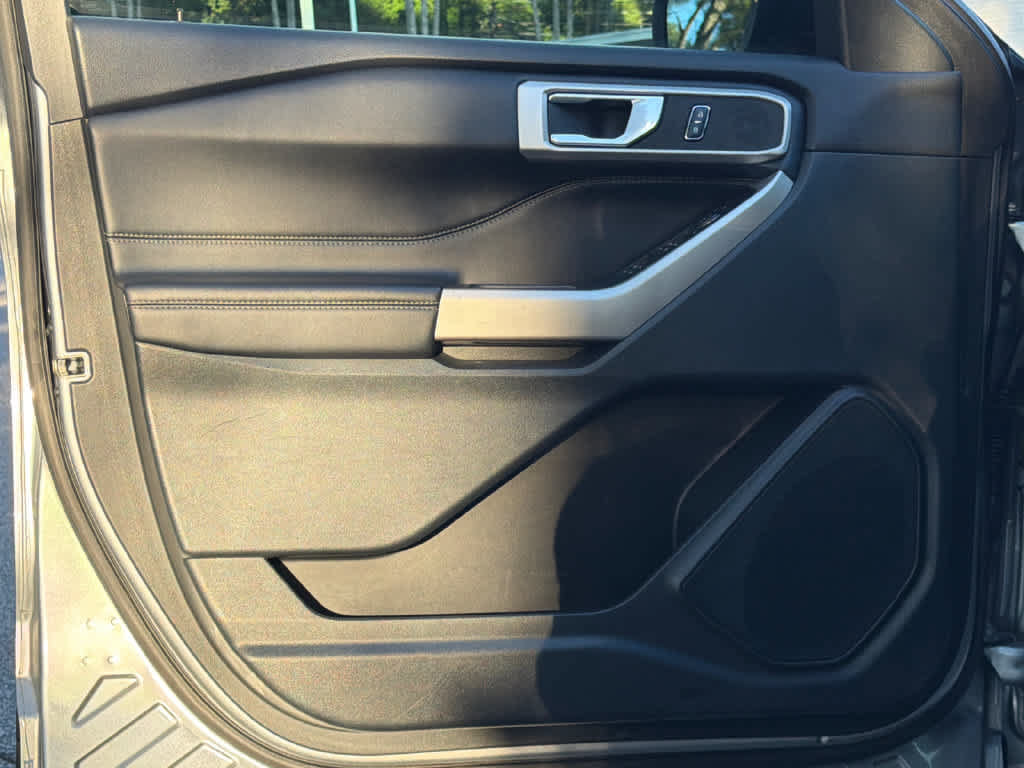 Certified 2023 Ford Explorer XLT RWD image 10