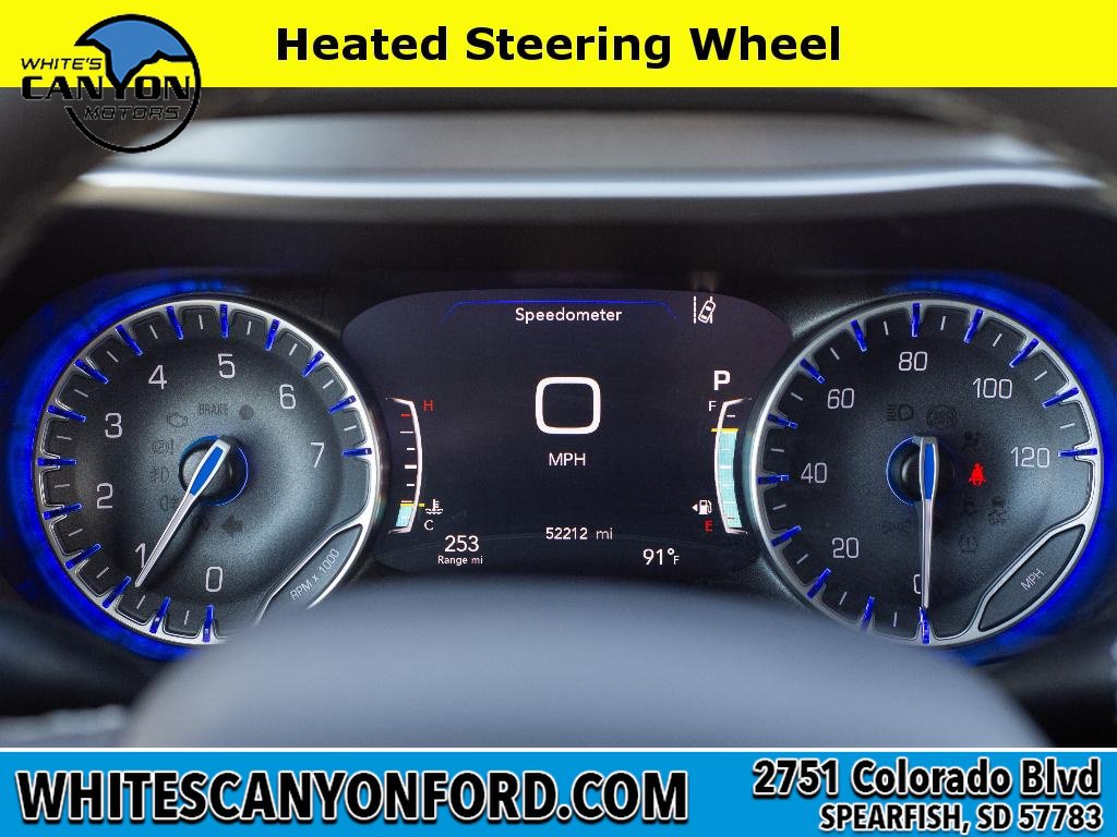 Used 2023 Chrysler Pacifica Touring-L FWD image 16