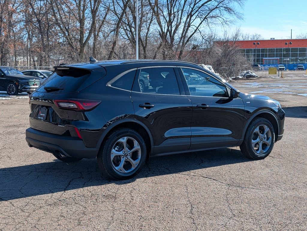 Certified 2025 Ford Escape ST-Line image 3