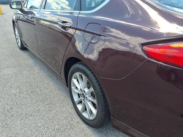 Certified 2017 Ford Fusion SE w/ Fusion SE Technology Package FWD image 16