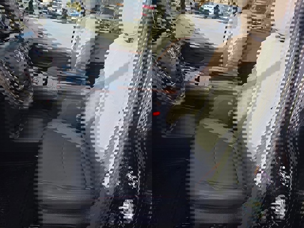 Used 2024 Toyota Sienna XSE image 33