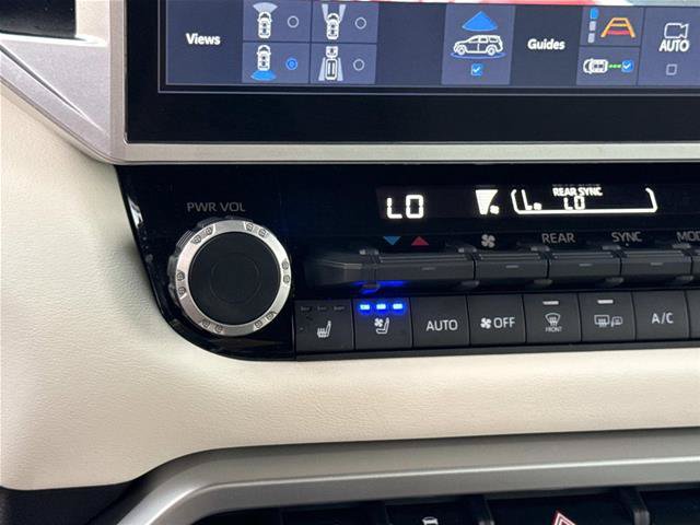 Used 2023 Toyota Sequoia Capstone AWD/4WD image 28