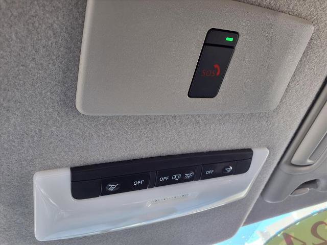 Used 2024 Nissan Kicks SR image 16