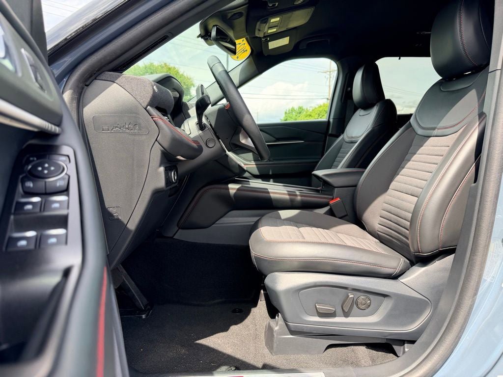 Certified 2025 Ford Explorer ST-Line w/ Premium Package RWD image 24