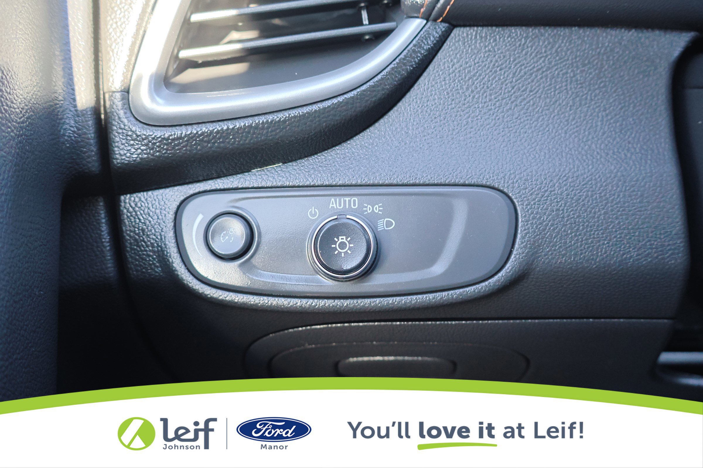 Used 2022 Chevrolet Trax LS w/ Tint and Cruise Package image 15