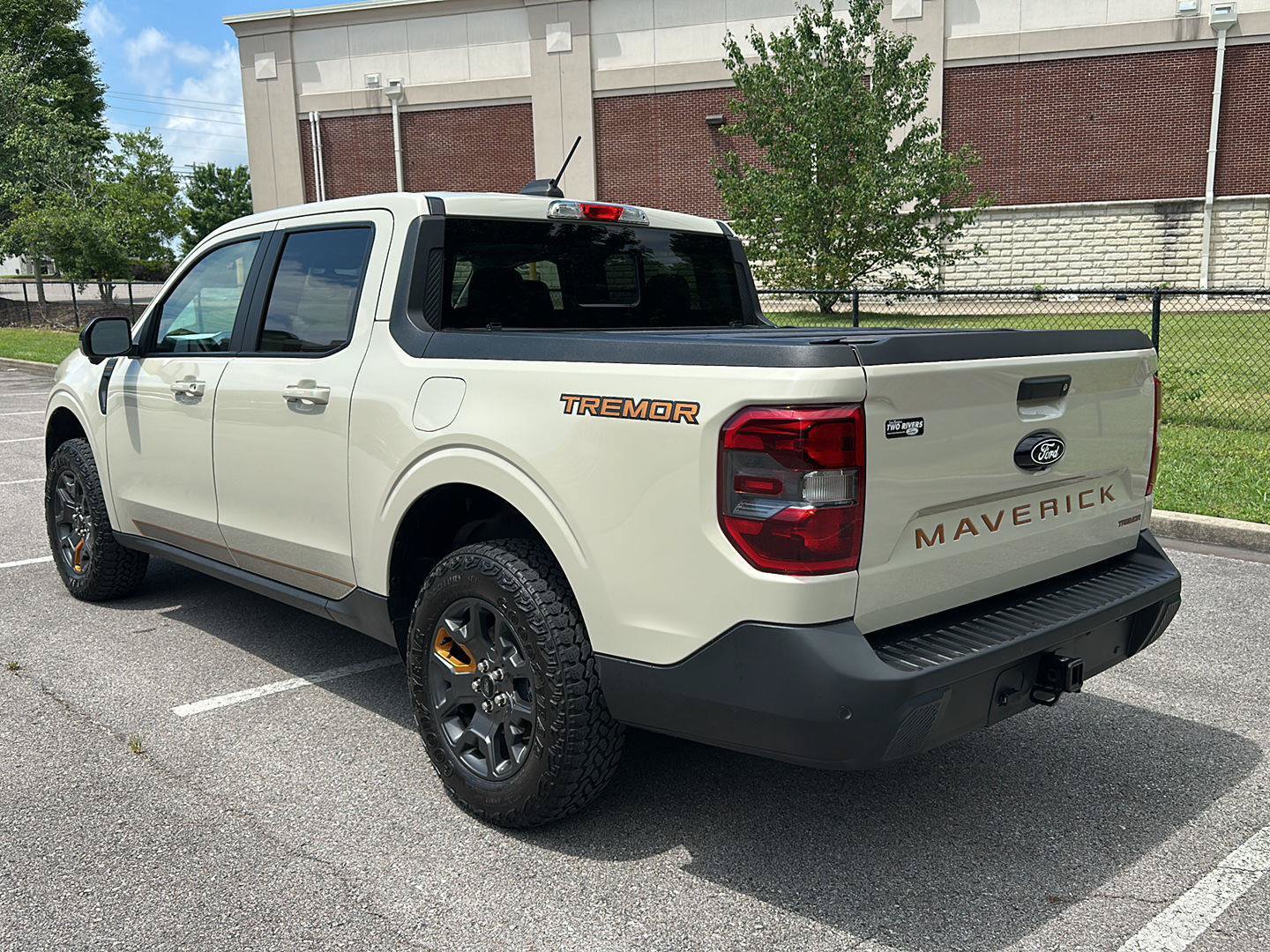 Certified 2025 Ford Maverick Tremor AWD/4WD image 3