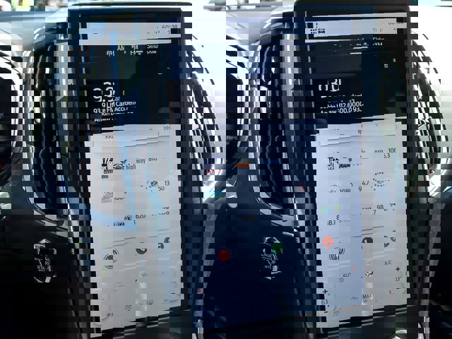 Certified 2023 Ford Edge ST-Line image 17