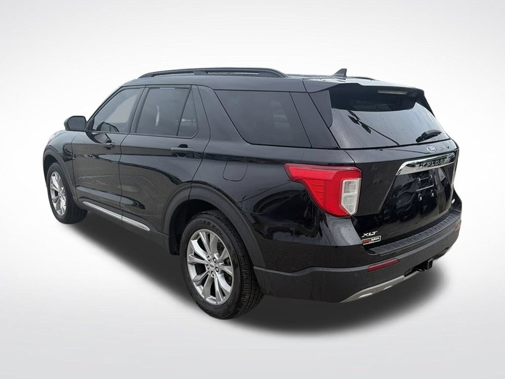 Certified 2023 Ford Explorer XLT w/ Equipment Group 202A AWD/4WD image 5