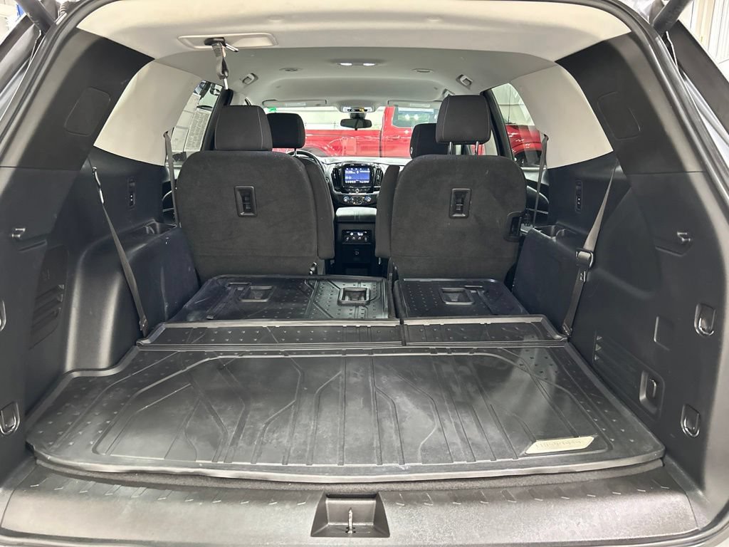 Used 2020 Chevrolet Traverse LT w/ Driver Confidence II Package AWD/4WD image 28