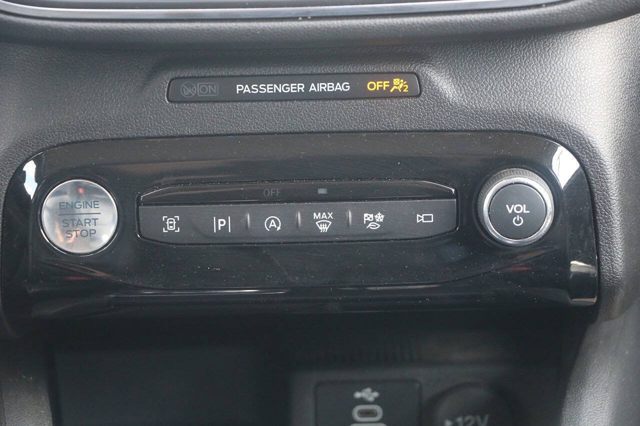 Certified 2024 Ford Escape Platinum AWD/4WD image 26