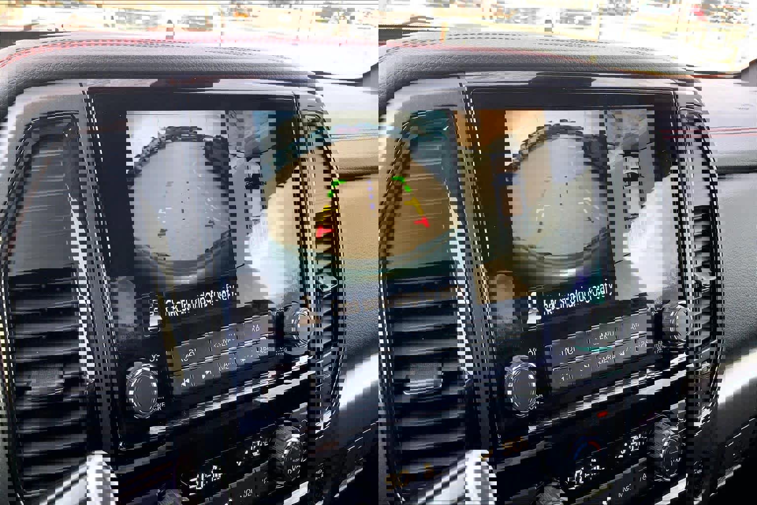 Used 2022 Nissan Titan PRO-4X w/ Pro-4x Convenience Package image 27