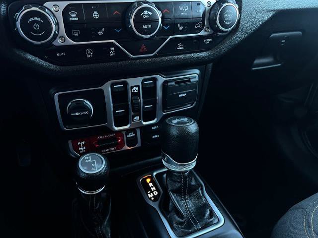 Used 2025 Jeep Wrangler Unlimited Sport AWD/4WD image 12