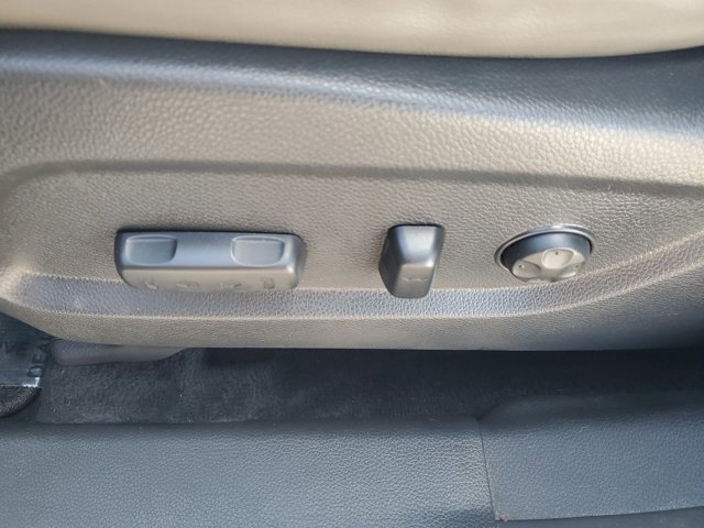 Used 2018 Hyundai Santa Fe SE Ultimate w/ SE Ultimate Tech Package 03 image 25