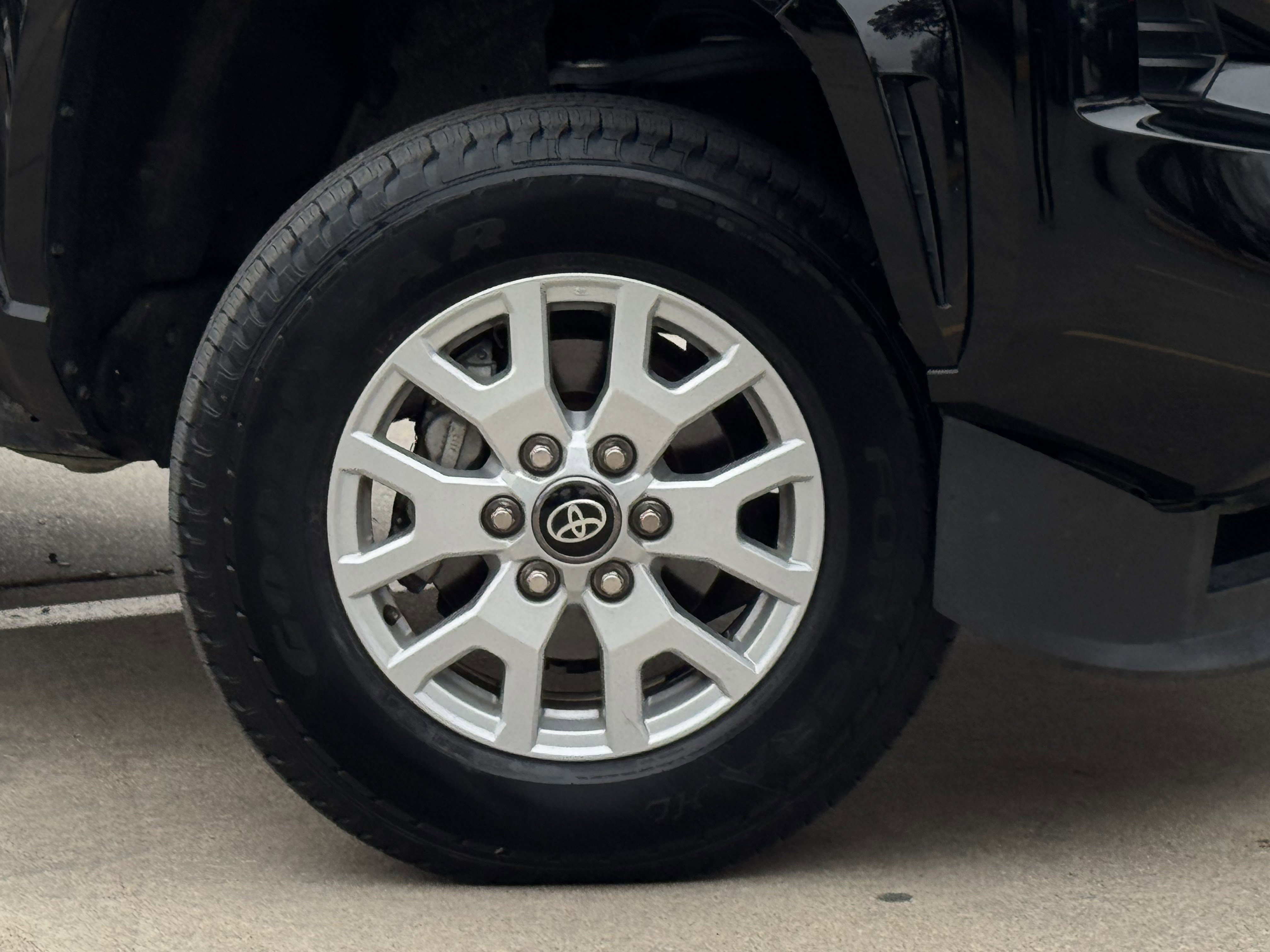 Used 2024 Toyota Tacoma SR5 image 3