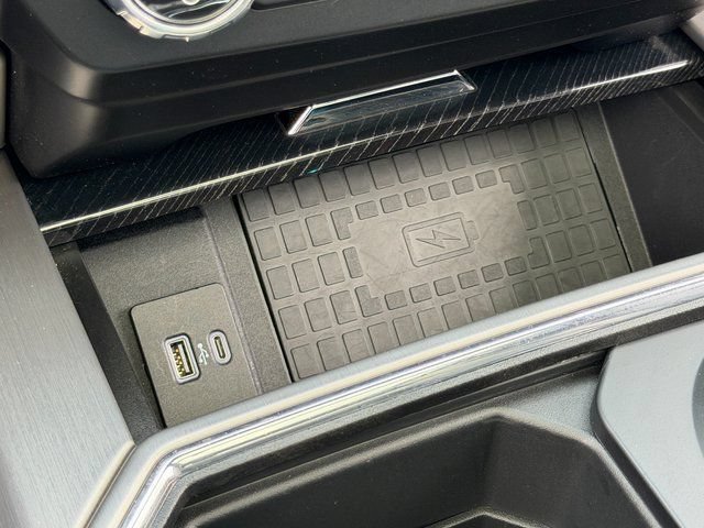 Certified 2022 Ford F350 Platinum AWD/4WD image 36