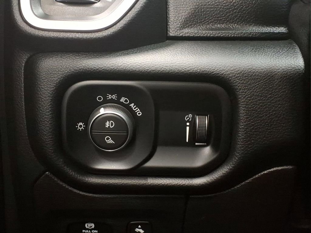 Used 2021 RAM 1500 Big Horn AWD/4WD image 17