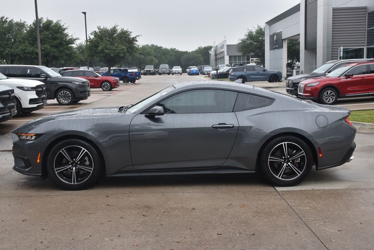 Certified 2024 Ford Mustang Coupe RWD image 4