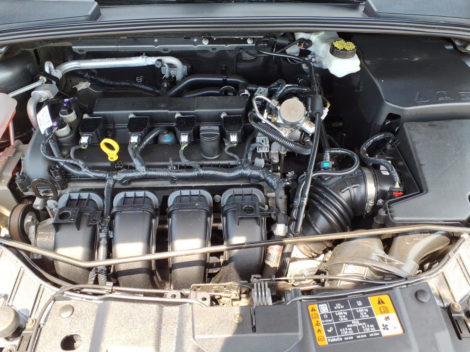 Certified 2018 Ford Focus SE w/ Cold Weather Package FWD image 11