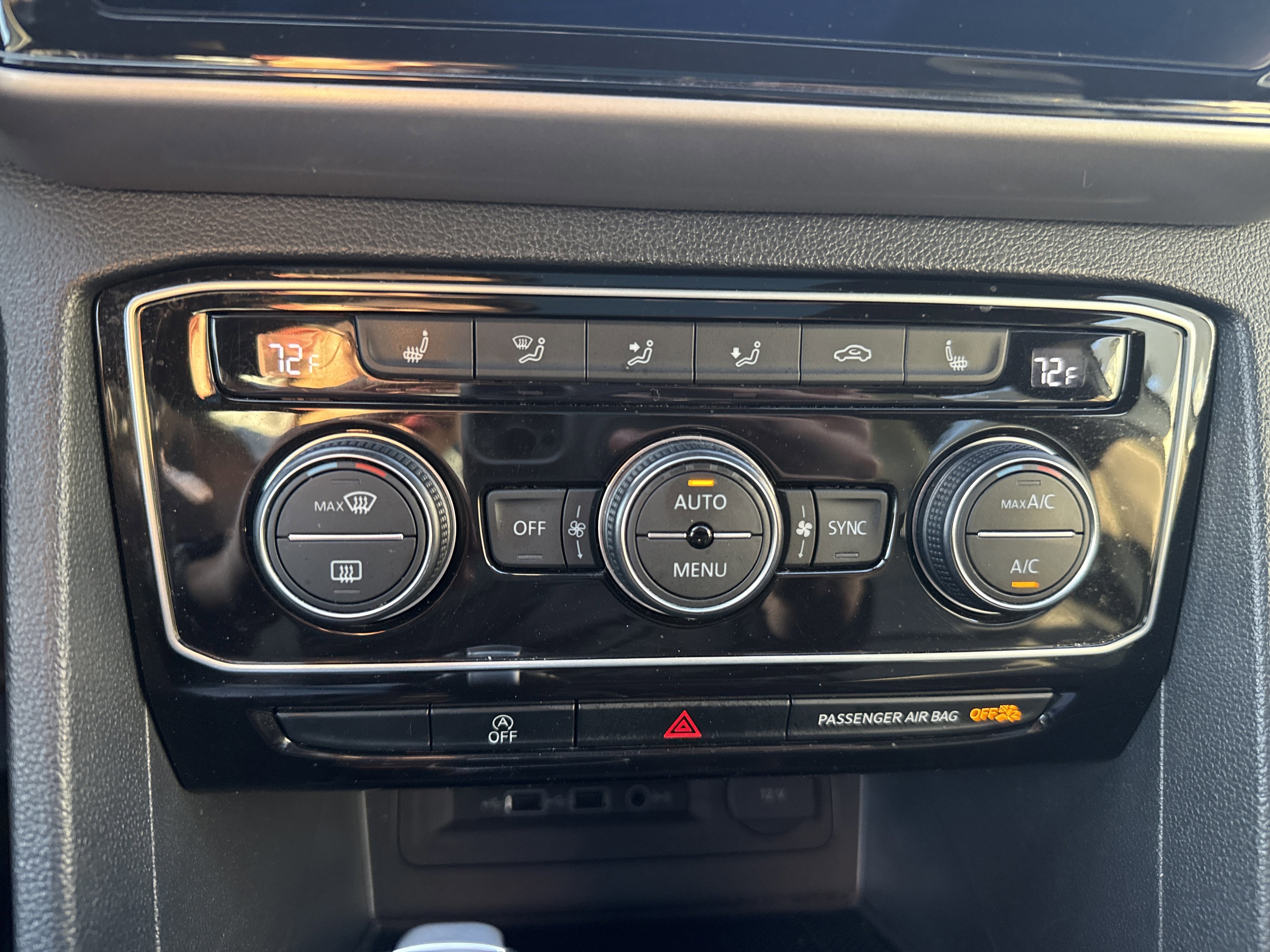 Used 2020 Volkswagen Atlas Cross Sport SEL R-Line image 24