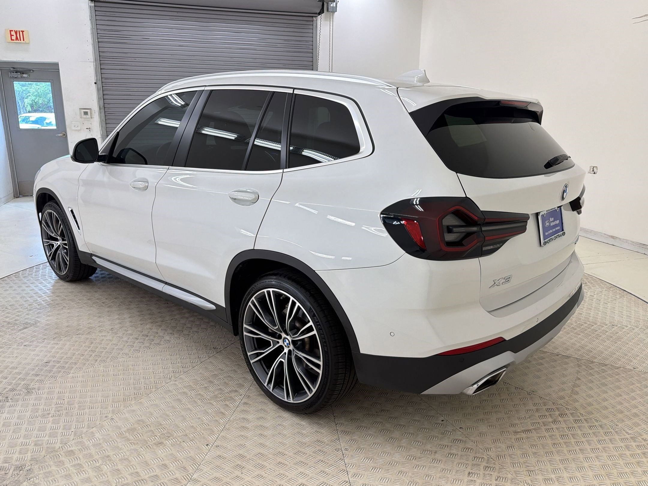 Used 2023 BMW X3 sDrive30i w/ Premium Package image 3