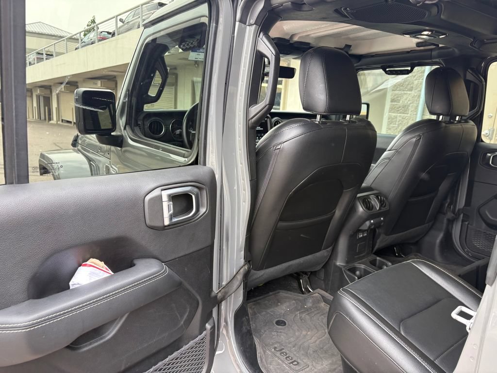 Used 2022 Jeep Gladiator Overland w/ Popular Equipment Package AWD/4WD image 27