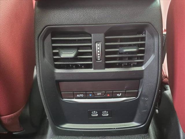 Used 2025 BMW 330i Sedan w/ Premium Package RWD image 18