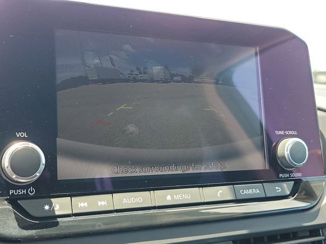 Used 2025 Nissan Pathfinder S FWD image 30