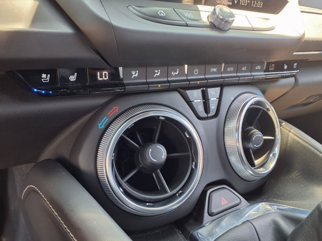 Used 2021 Chevrolet Camaro LT RWD image 15