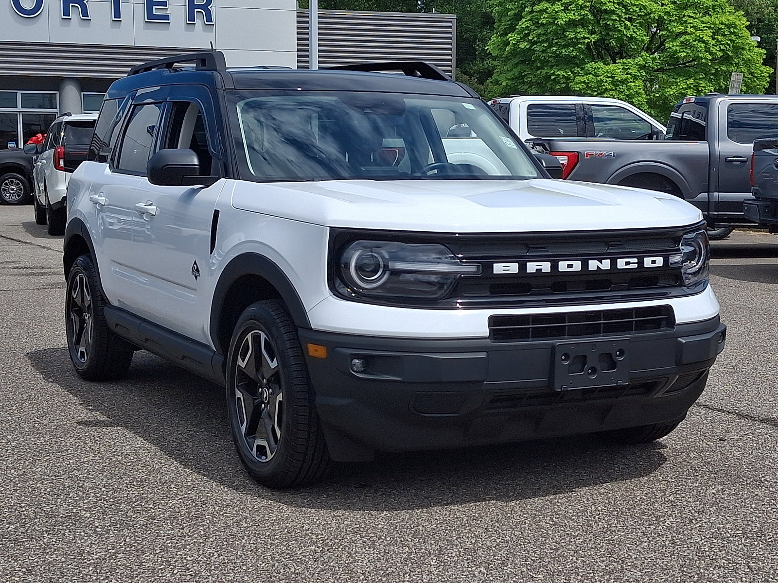 Certified 2023 Ford Bronco Sport Outer Banks AWD/4WD image 2