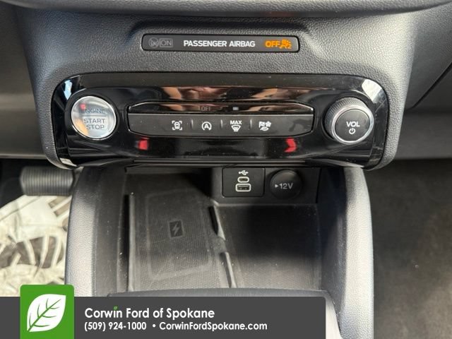 Certified 2025 Ford Escape Platinum AWD/4WD image 33