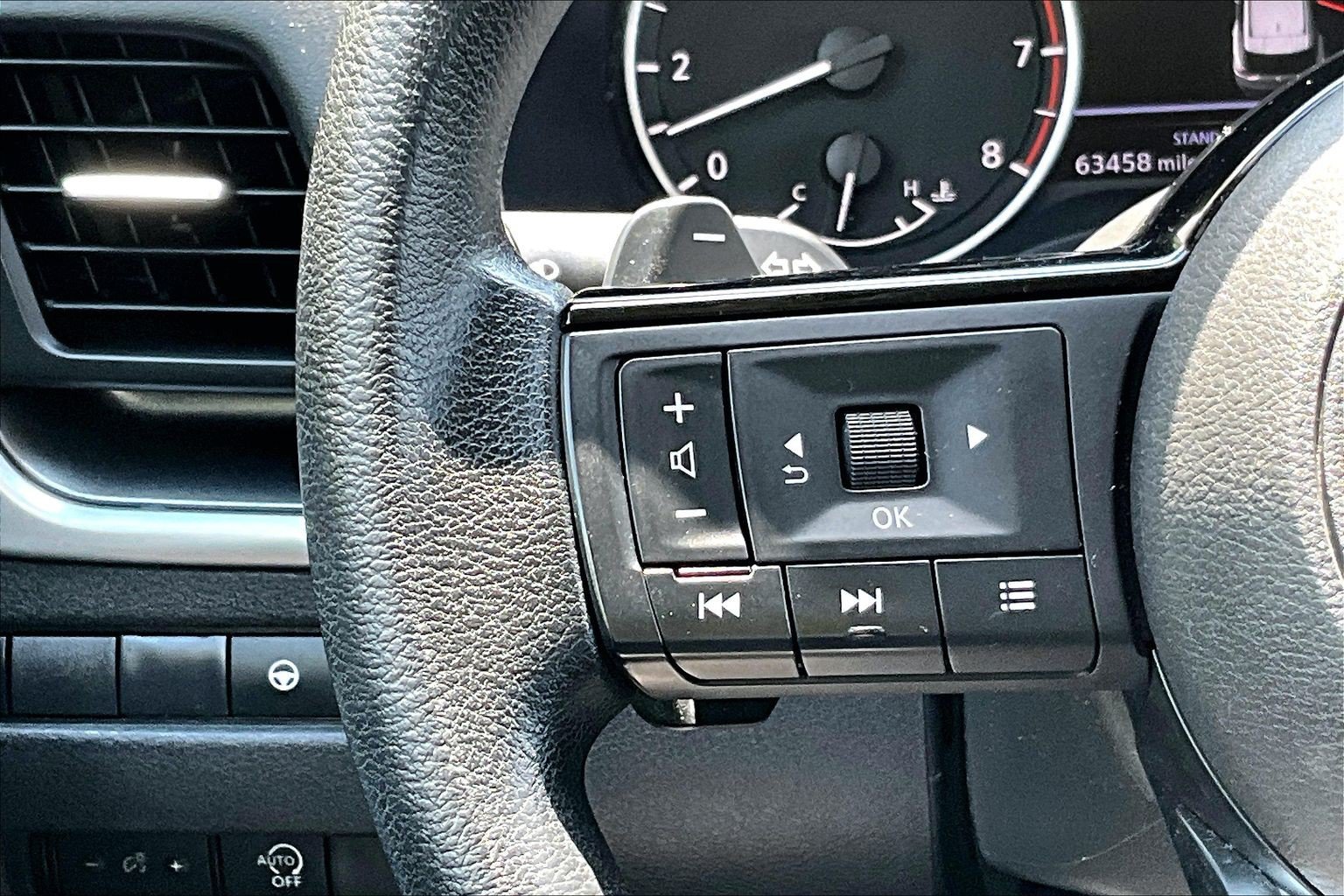 Used 2023 Nissan Rogue SV FWD image 20