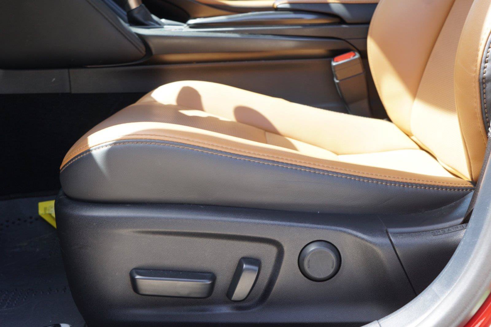 Used 2025 Lexus IS 300 w/ Premium Package RWD image 21