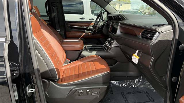 Used 2023 GMC Yukon Denali Ultimate AWD/4WD image 23