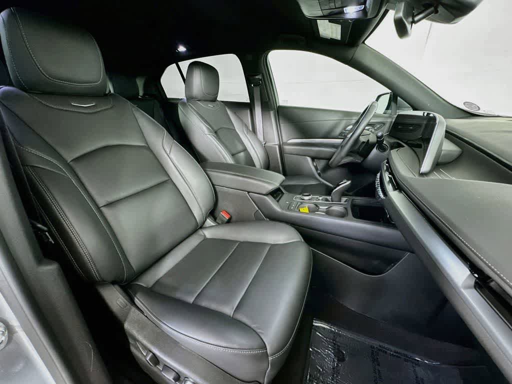 Used 2025 Cadillac XT4 Premium Luxury FWD image 15