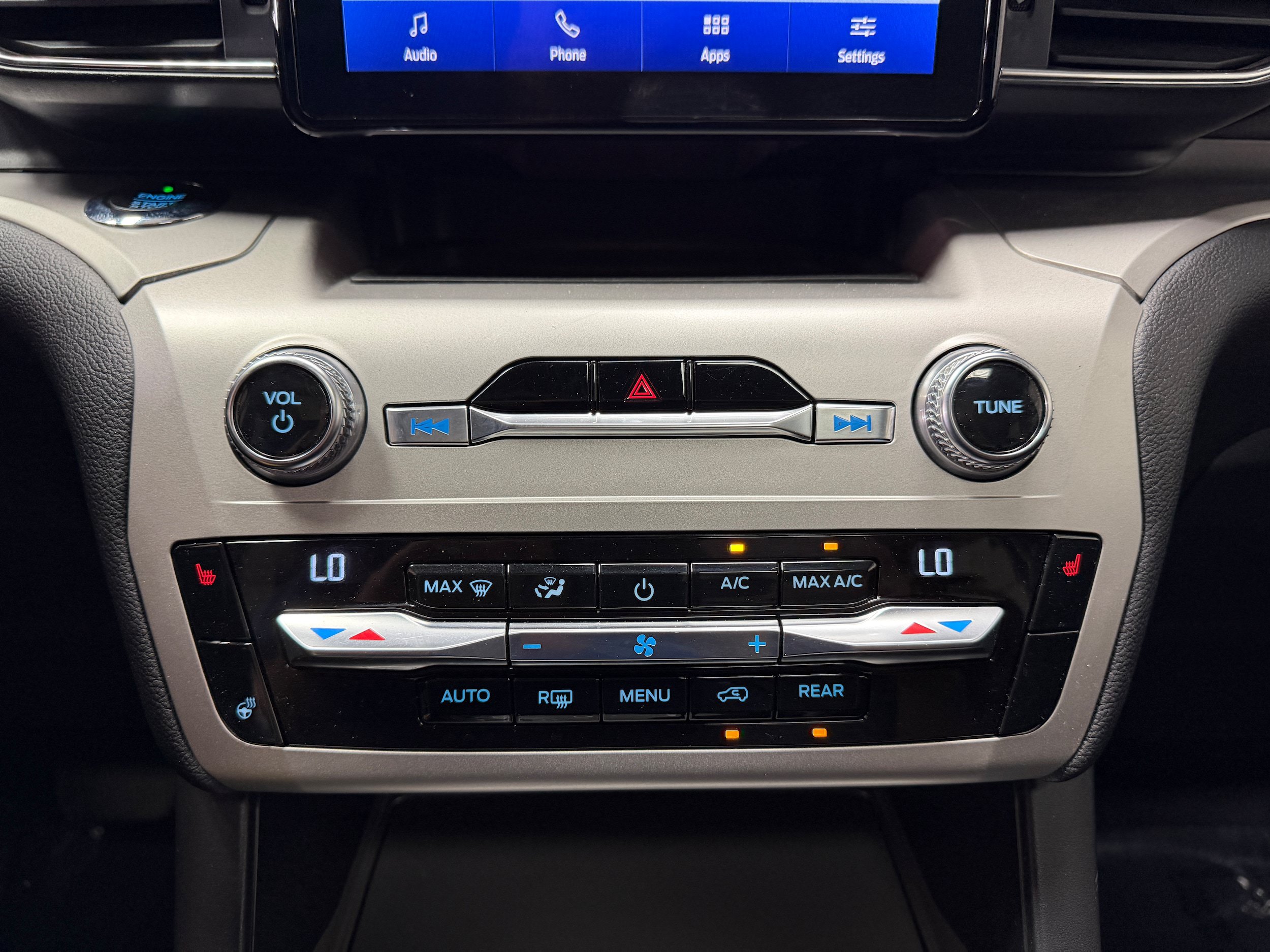 Certified 2021 Ford Explorer XLT w/ Equipment Group 202A AWD/4WD image 25