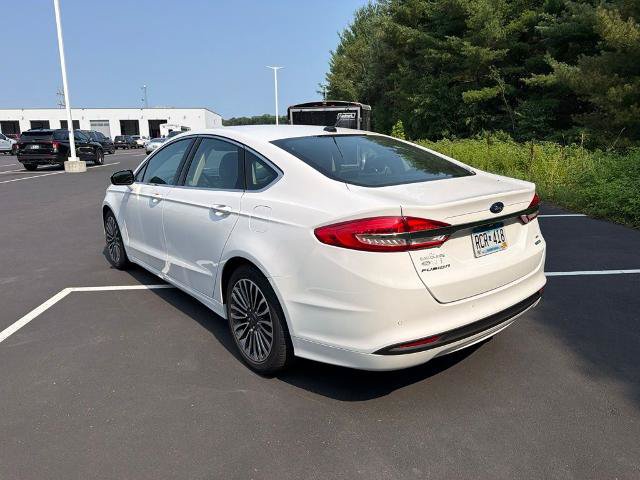 Certified 2017 Ford Fusion SE w/ Fusion SE Technology Package FWD image 5