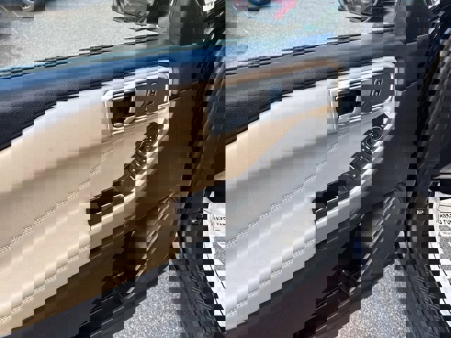 Certified 2023 Ford Explorer XLT image 4