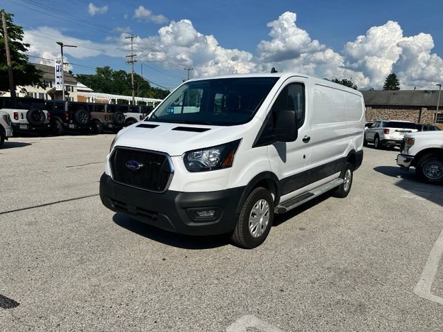 Certified 2025 Ford Transit 250 Low Roof w/ Exterior Upgrade Package RWD image 5