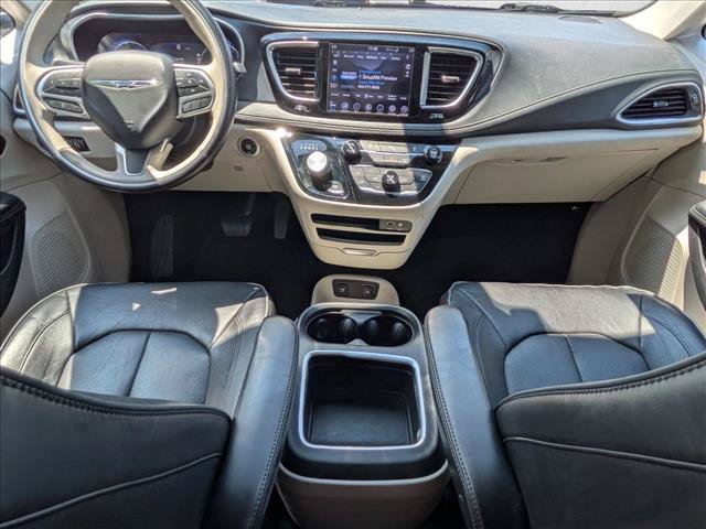 Used 2020 Chrysler Pacifica Limited FWD image 17