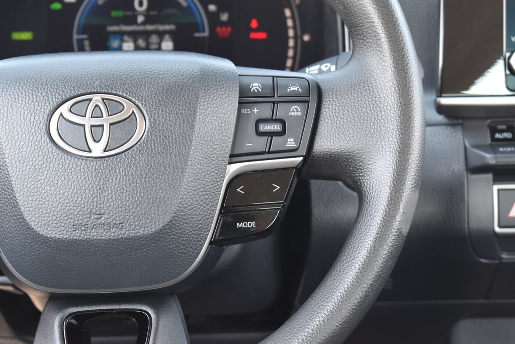 Used 2025 Toyota Camry LE FWD image 19