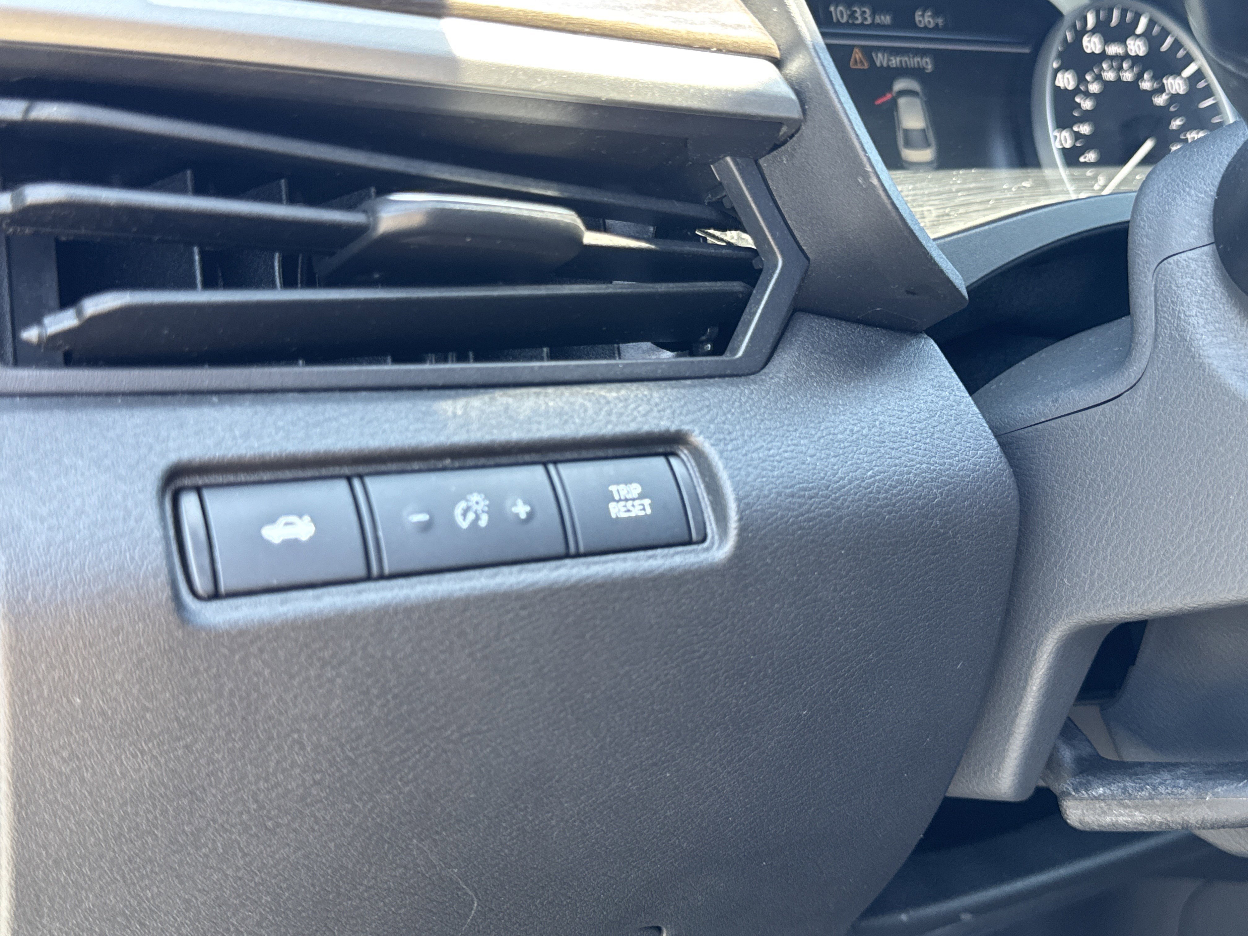 Used 2024 Nissan Altima 2.5 SV FWD image 34