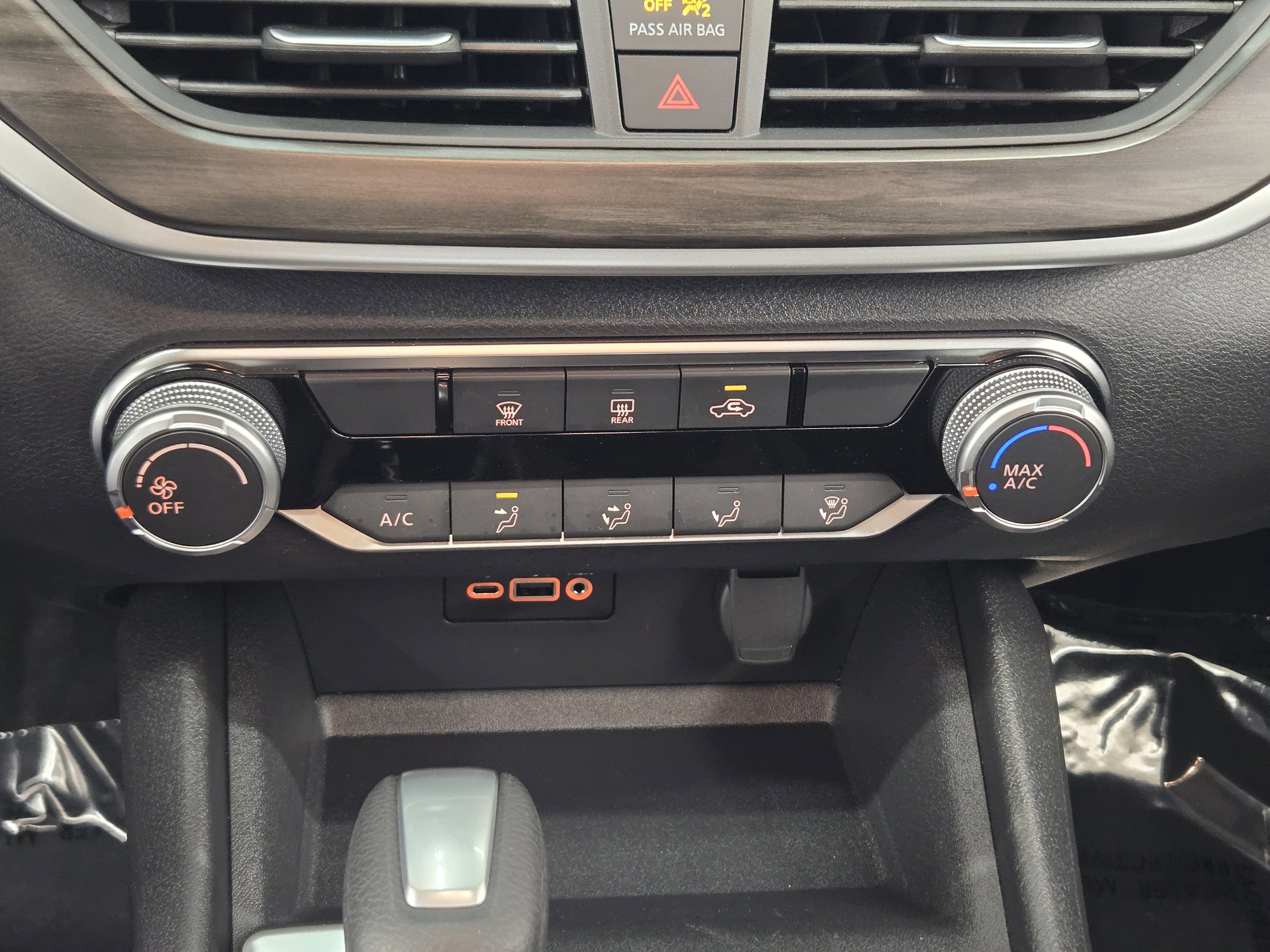 Used 2025 Nissan Altima 2.5 SV image 18