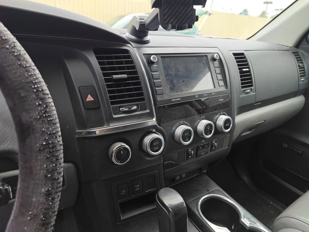 Used 2020 Toyota Sequoia Limited w/ Safety & Convenience Package AWD/4WD image 10