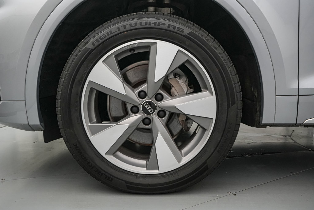 Used 2023 Audi Q5 2.0T Premium Plus w/ Premium Plus Package AWD/4WD image 10